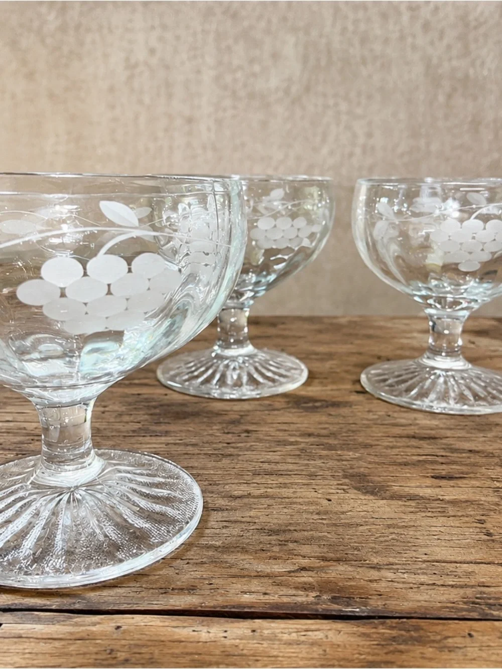 Set of 4 Vintage Etched Grape Sherbet Dessert Cups Footed Glass Bowls 4½”